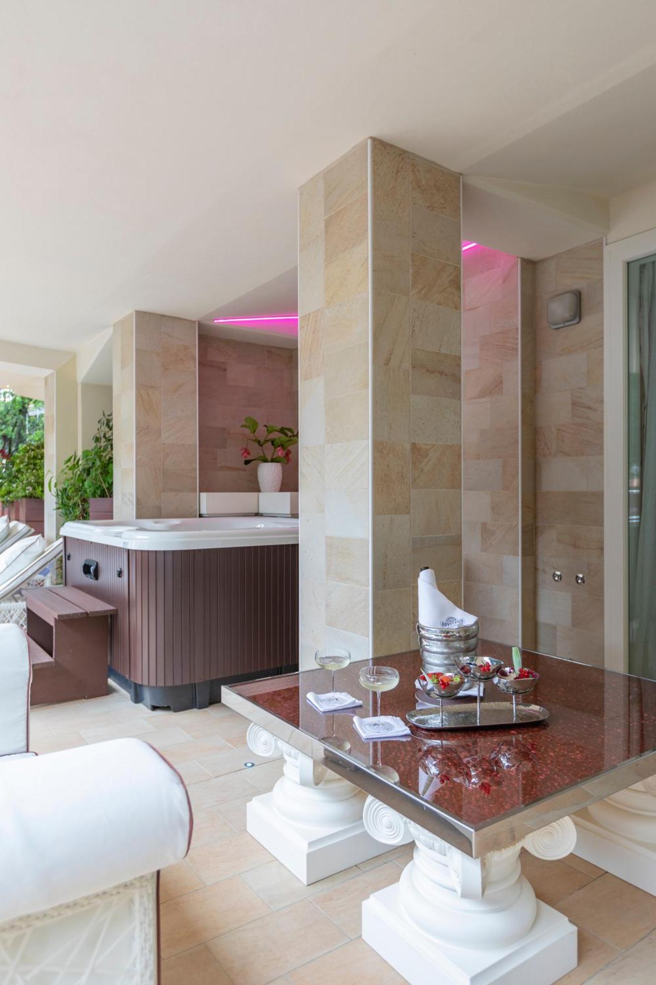 Boutique Hotel Paradiso Bovelacci Морской Милан Экстерьер фото